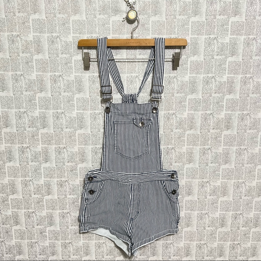 Love Culture Striped Blue & White Overall Shorts Size Small